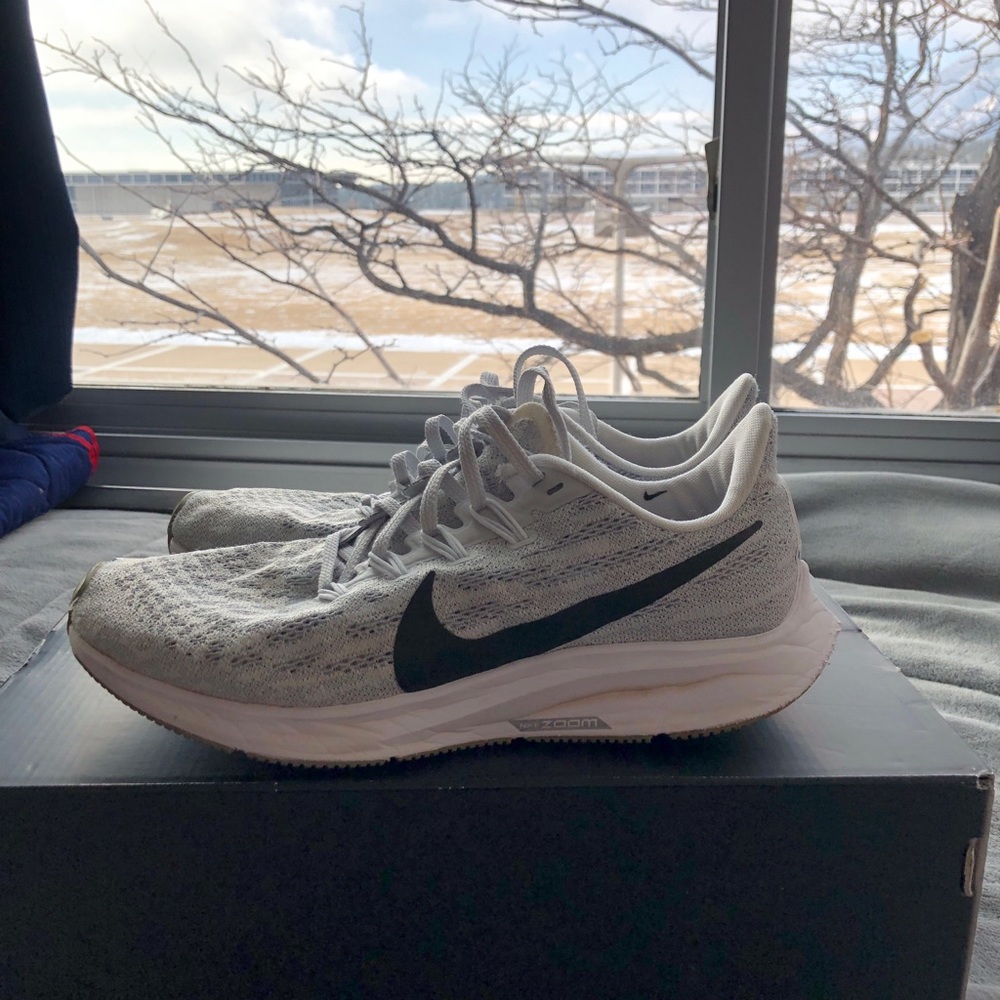Nike running shoes size 6